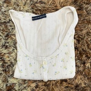 floral zelly top, perfect condition brandy melville 🤍🤍
